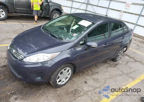 2013 Ford Fiesta Se z USA, uszkodzony, nr VIN 3FADP4BJ7DM158693
